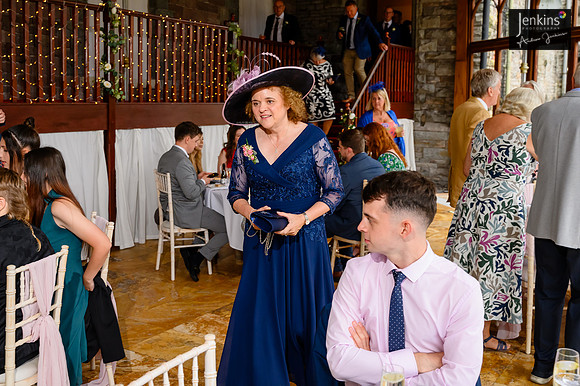 429 Lizzie & Peter_wedding-z