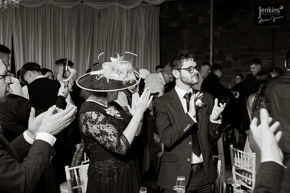 452 Lizzie & Peter_wedding-z