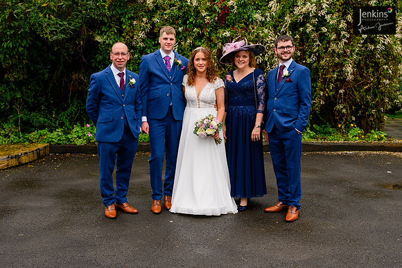 371 Lizzie & Peter_wedding-z