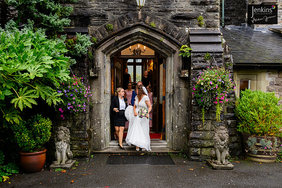 161 Lizzie & Peter_wedding-z