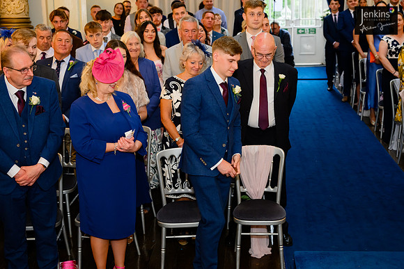 209 Lizzie & Peter_wedding-z