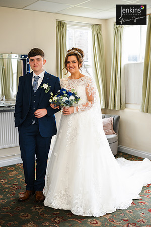 Leanne & Richard 145_-z