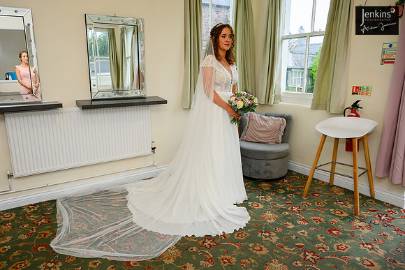 097 Lizzie & Peter_wedding-z