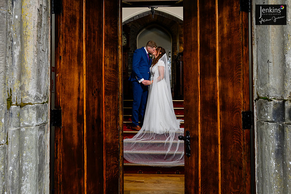 336 Lizzie & Peter_wedding-z