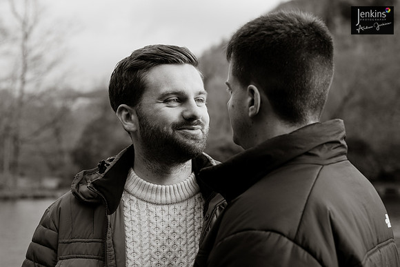041_Jonathan & Jamie-z
