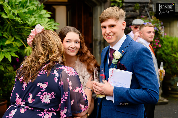 056 Lizzie & Peter_wedding-z
