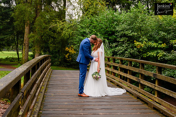 304 Lizzie & Peter_wedding-z