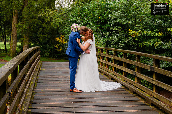 305 Lizzie & Peter_wedding-z
