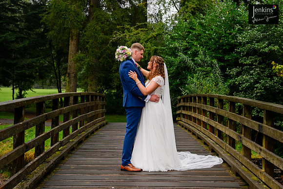 315 Lizzie & Peter_wedding-z