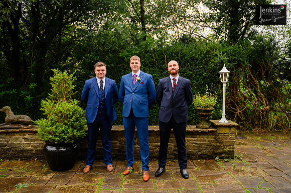 031 Lizzie & Peter_wedding-z