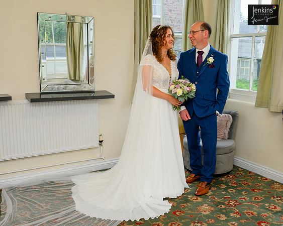 107 Lizzie & Peter_wedding-z