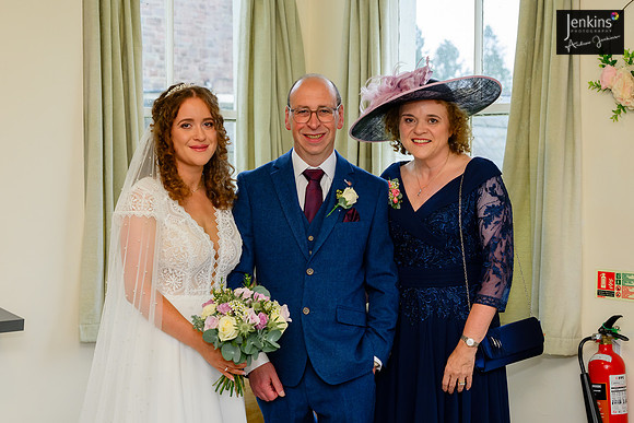 111 Lizzie & Peter_wedding-z