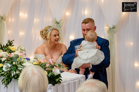 350- Megan & Danny- The-Plough-Hotel_