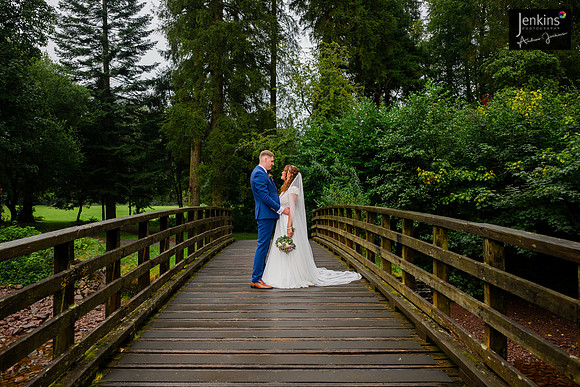 310 Lizzie & Peter_wedding-z