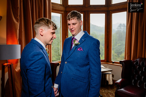 019 Lizzie & Peter_wedding-z