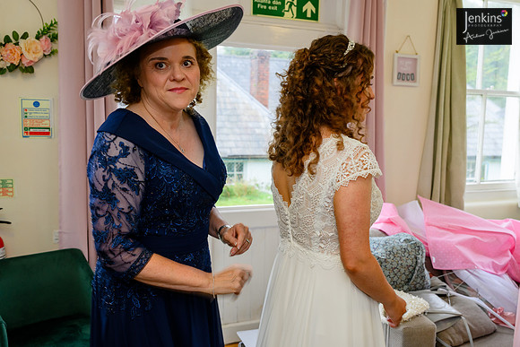 071 Lizzie & Peter_wedding-z