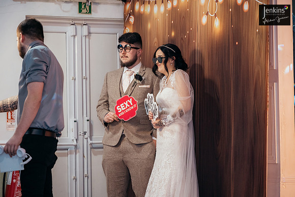491- Nic & Beth-z