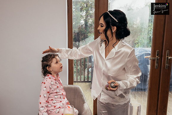28- Nic & Beth-z