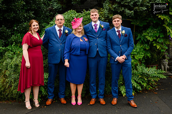 088 Lizzie & Peter_wedding-z