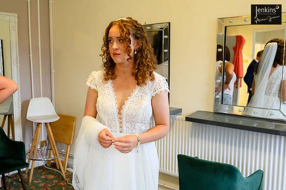 077 Lizzie & Peter_wedding-z