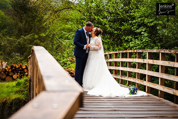 Leanne & Richard 581_-z