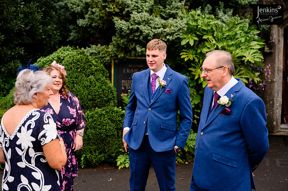 055 Lizzie & Peter_wedding-z