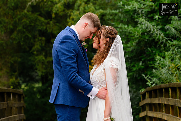 312 Lizzie & Peter_wedding-z