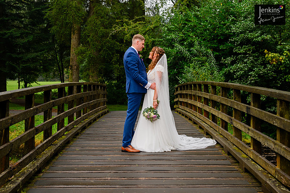 309 Lizzie & Peter_wedding-z
