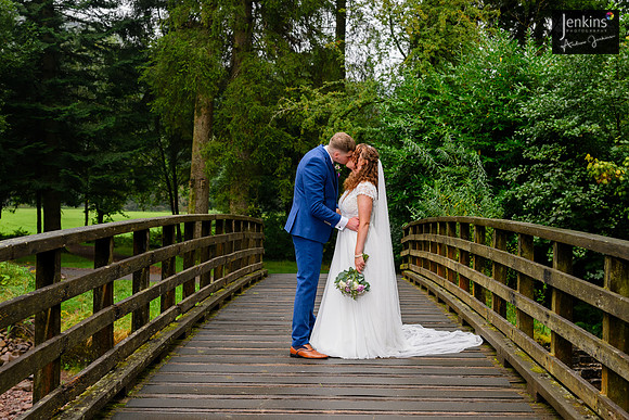 314 Lizzie & Peter_wedding-z