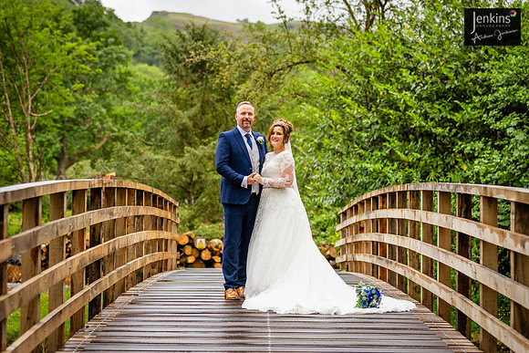 Leanne & Richard 571_-z