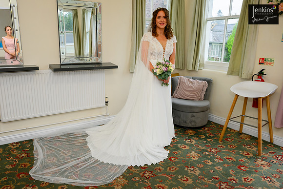 098 Lizzie & Peter_wedding-z