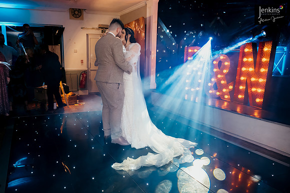 528- Nic & Beth-z