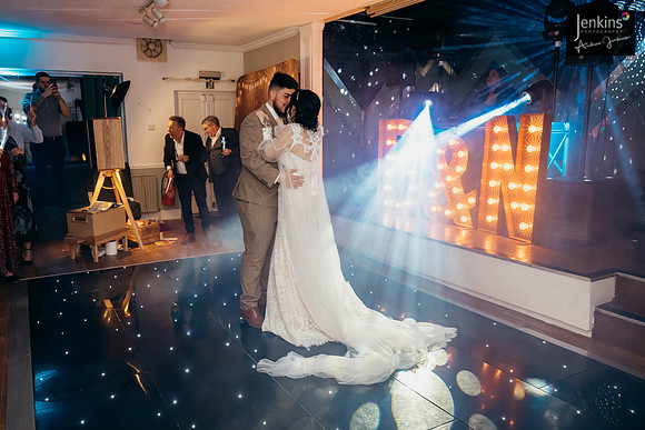 524- Nic & Beth-z