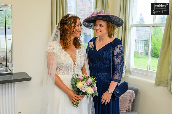 125 Lizzie & Peter_wedding-z