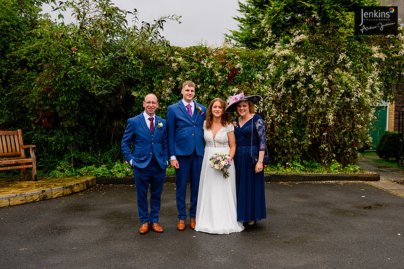 367 Lizzie & Peter_wedding-z
