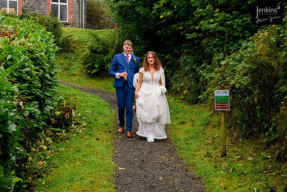 283 Lizzie & Peter_wedding-z