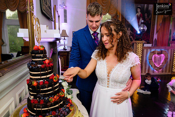 526 Lizzie & Peter_wedding-z