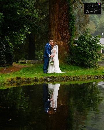 293 Lizzie & Peter_wedding-z