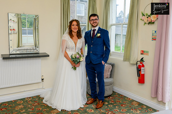 122 Lizzie & Peter_wedding-z