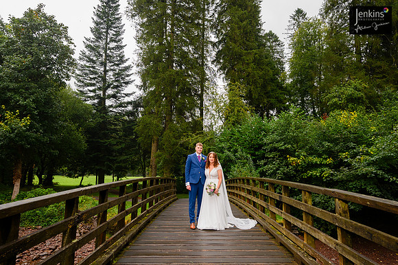 303 Lizzie & Peter_wedding-z
