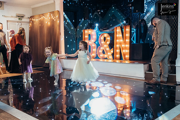 466- Nic & Beth-z