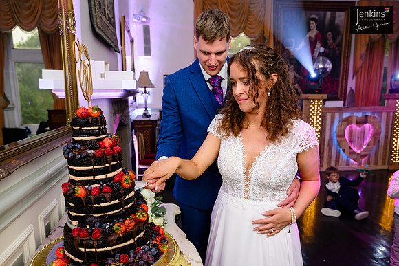 527 Lizzie & Peter_wedding-z