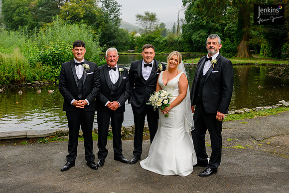 519 Zara & Mathew_wedding-z