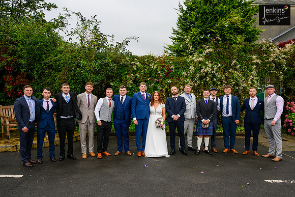 407 Lizzie & Peter_wedding-z