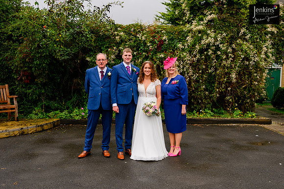 359 Lizzie & Peter_wedding-z