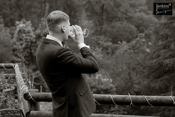 423 Lizzie & Peter_wedding-z
