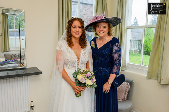 124 Lizzie & Peter_wedding-z