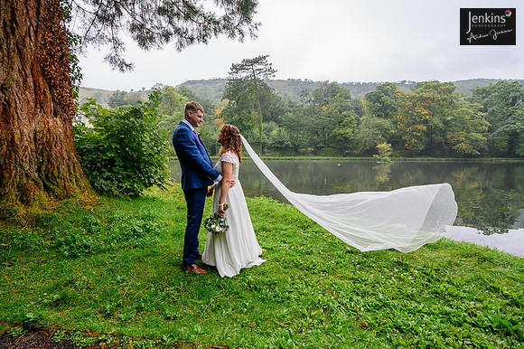 296 Lizzie & Peter_wedding-z