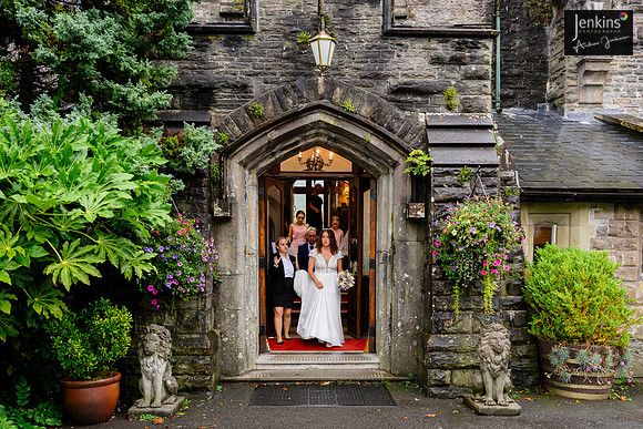 158 Lizzie & Peter_wedding-z
