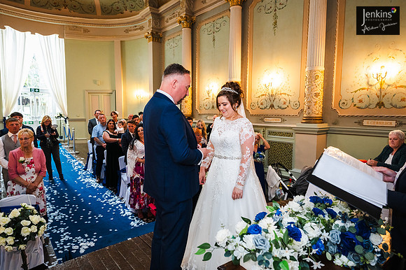 Leanne & Richard 395_-z